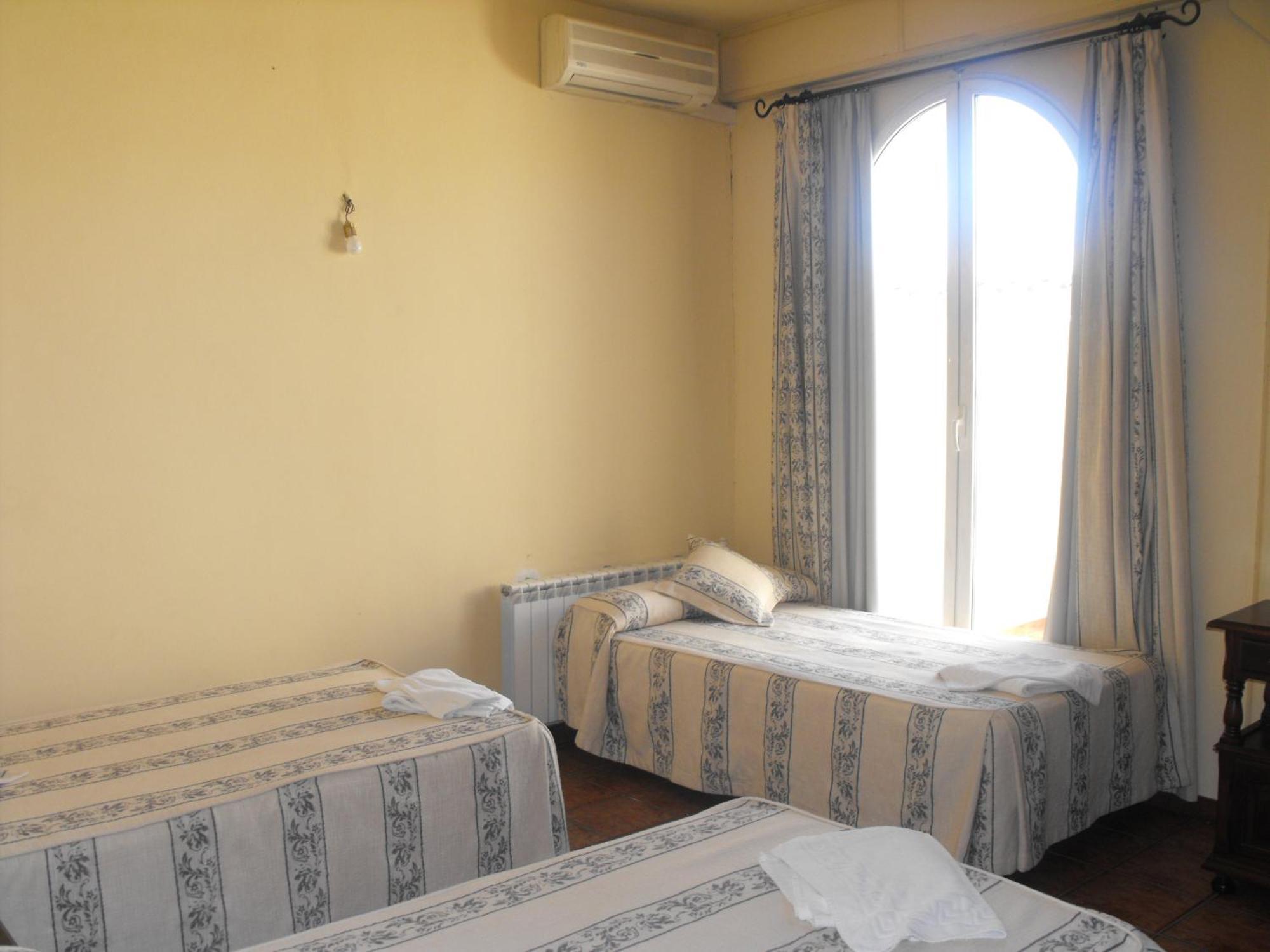 Hostal Nicol'S Hotel Luque Ngoại thất bức ảnh