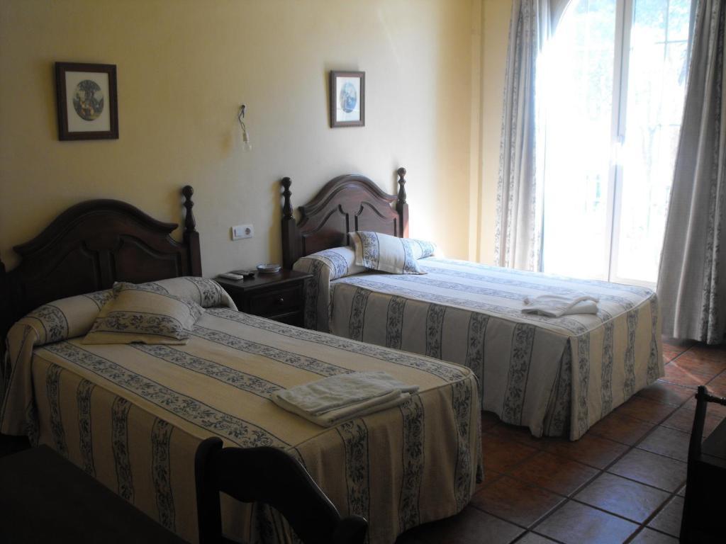 Hostal Nicol'S Hotel Luque Ngoại thất bức ảnh